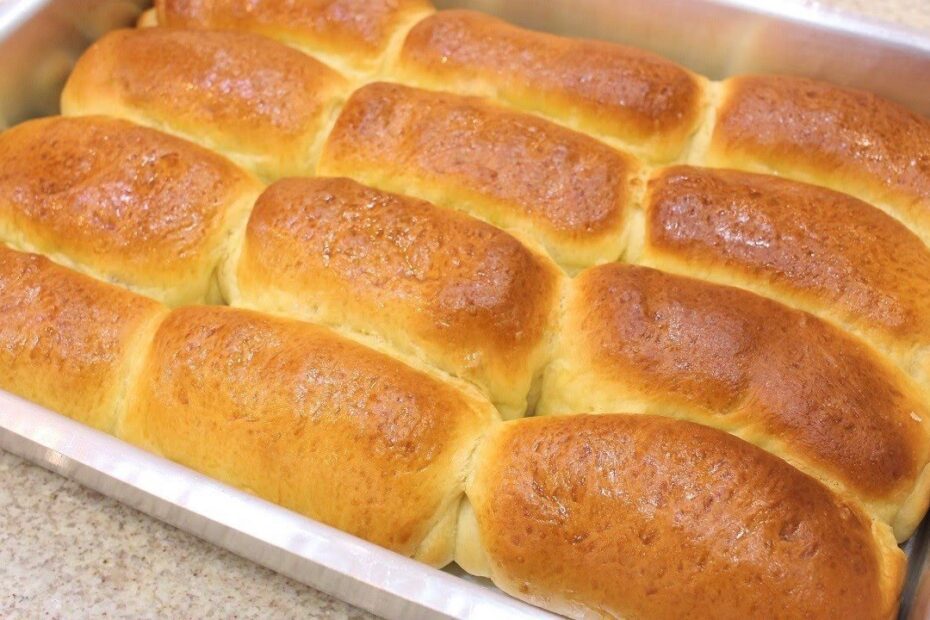 Faça essa receita de pãozinho caseiro deixe o cheirinho delicioso invadir toda a casa!