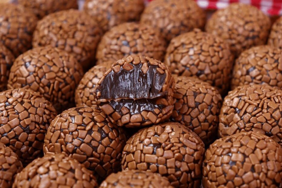 Brigadeiro Tradicional, eu faço e vendo aqui na minha cidade e é um sucesso!