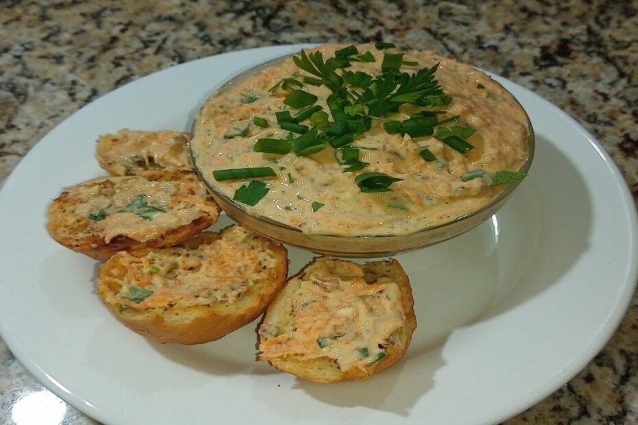 Patê de atum cremoso para sanduíches naturais e aperitivos.