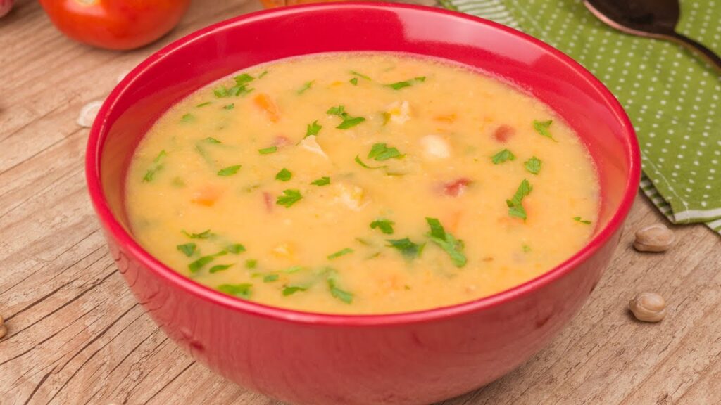 Sopa de Grão de Bico com Leite de Coco e Curry: