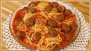 Macarrão com Almôndegas Caseiras