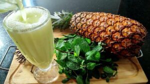 Suco Detox de Abacaxi e Hortelã