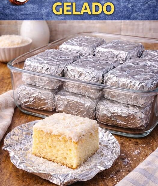 Bolo de coco gelado molhadinho que derrete na boca